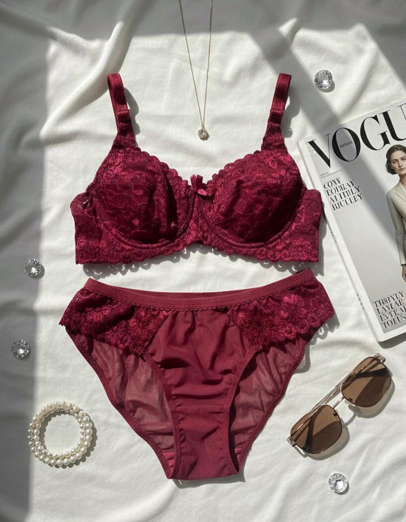 ست شورت و سوتین ساینا